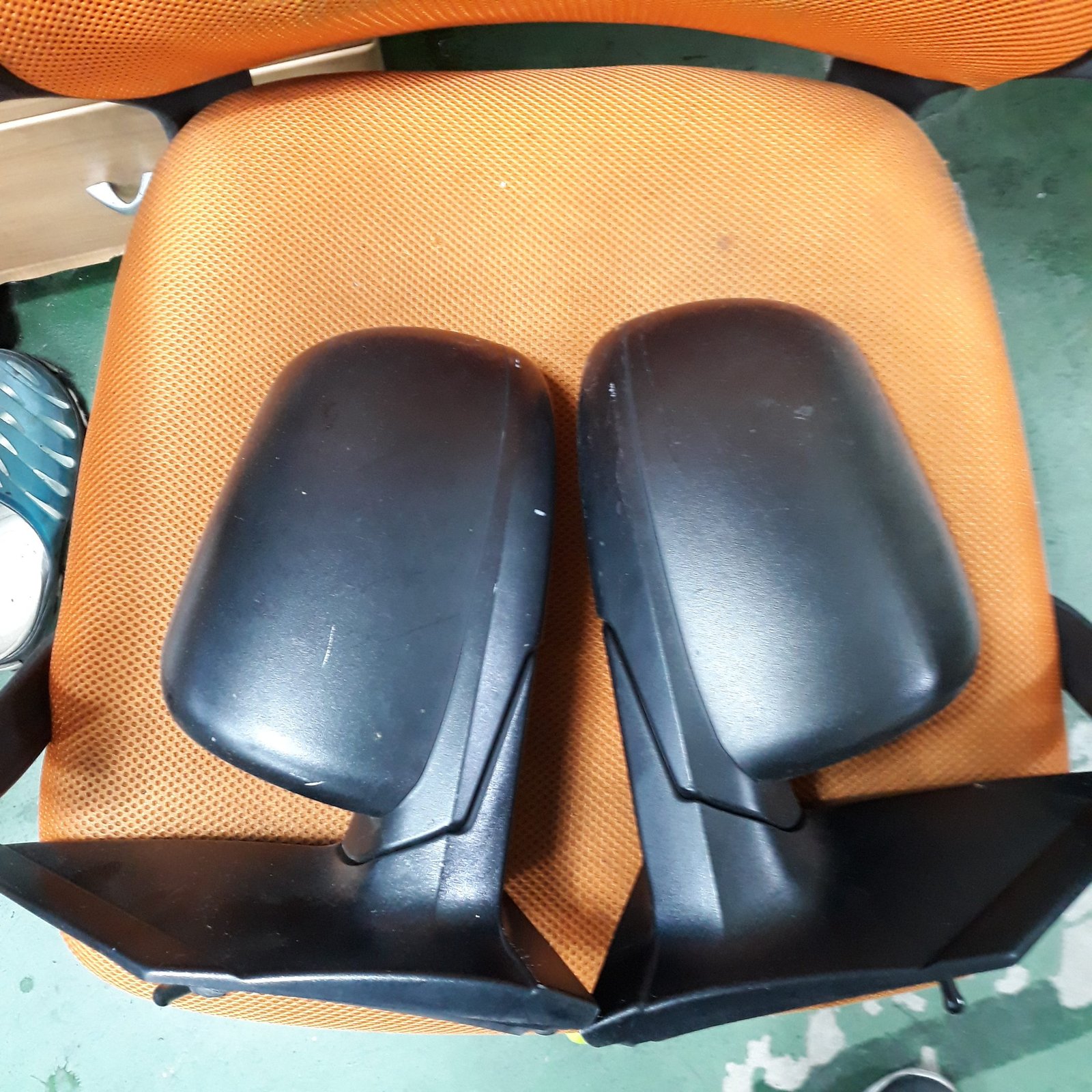 올뉴모닝 운전석·조수석 스틱 타입 사이드미러 커버 쪽