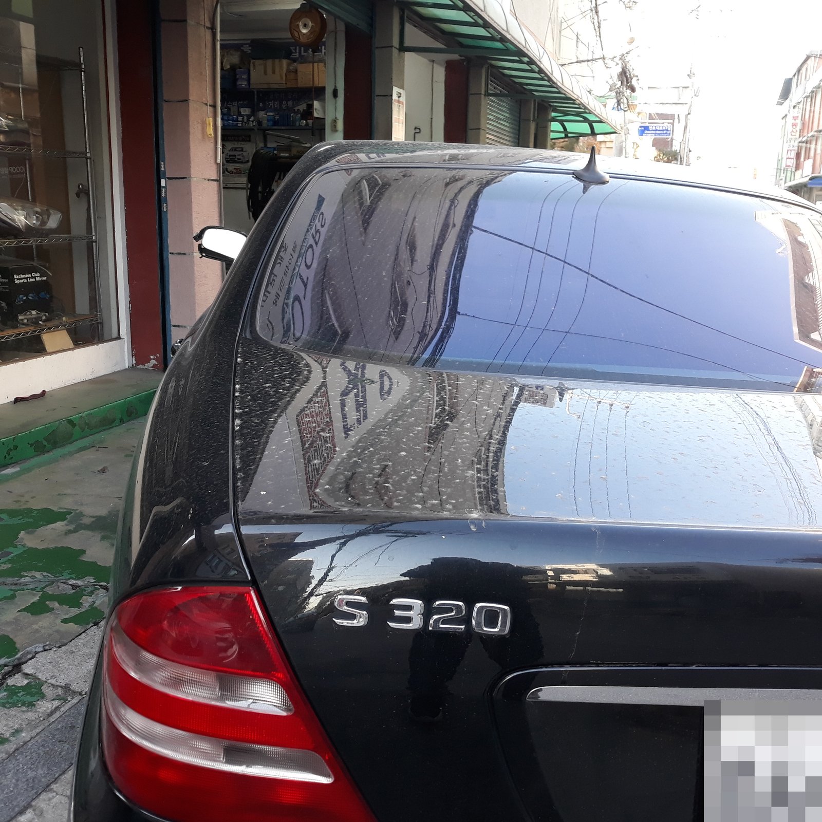 운전석 사이드미러 유리를 복원한 벤츠 S320
