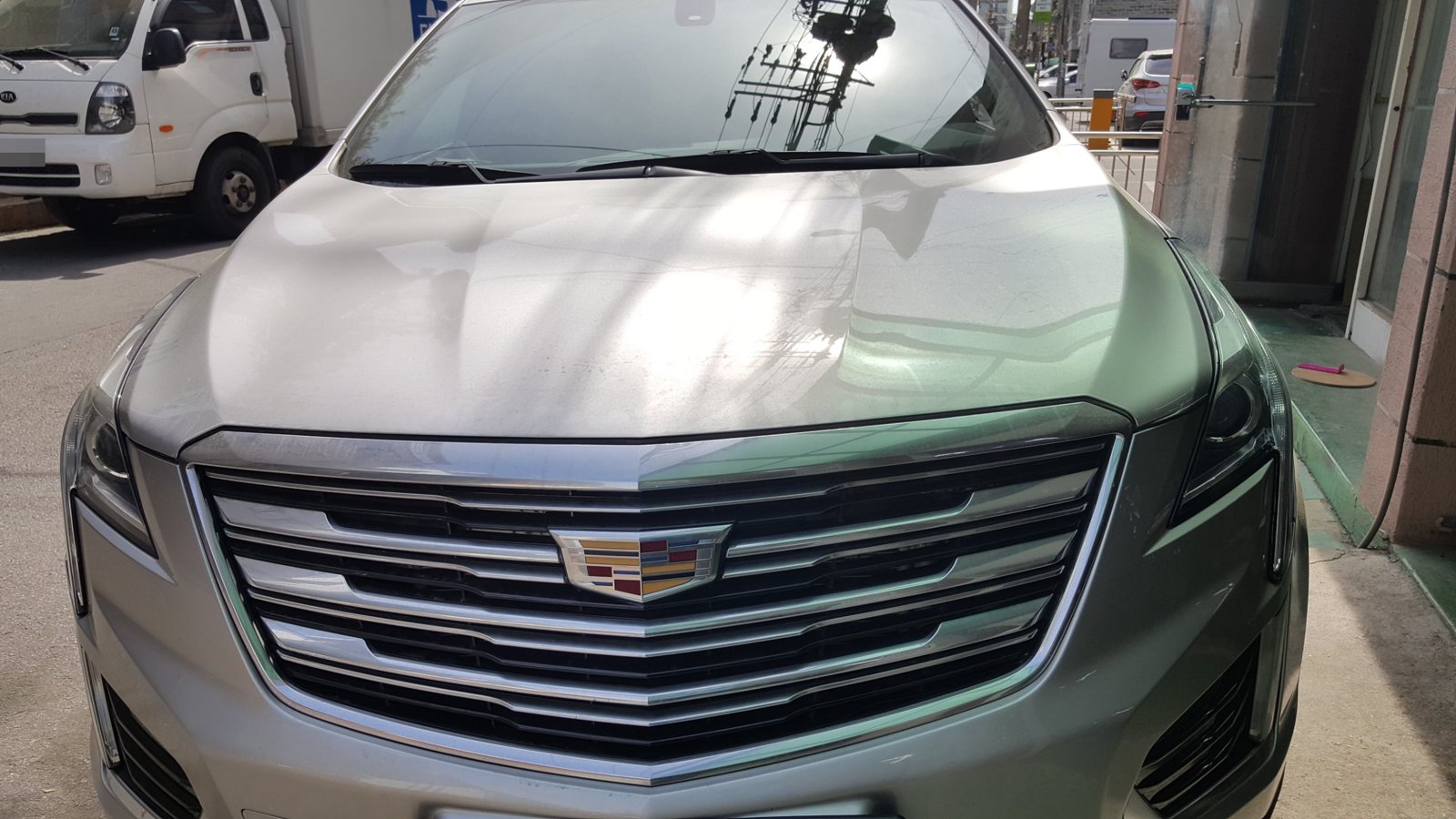 캐딜락 XT5 앞모습