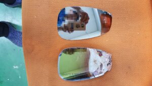 페라리 조수석 사이드미러 R1300 곡면경 재단 유리와 파손 유리 비교