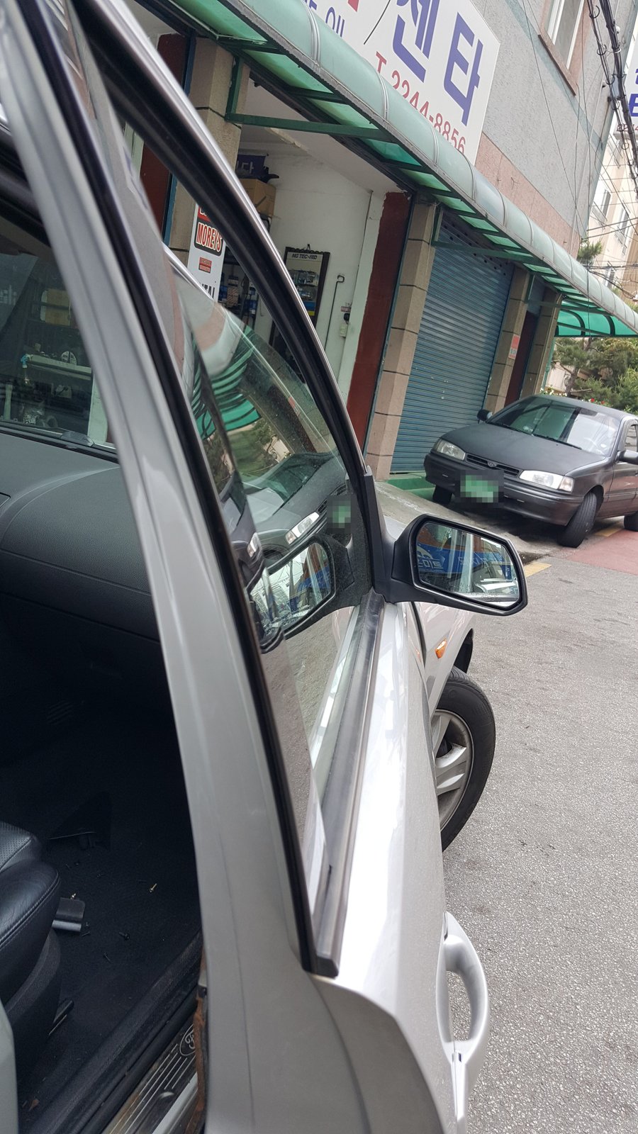 포드 몬데오 조수석 사이드미러 전동접이 개조 후 장착 모습