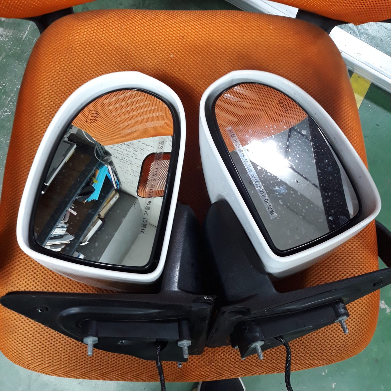 지프 컴패스 운전석·조수석 사이드미러 한 쌍 — 거울 쪽