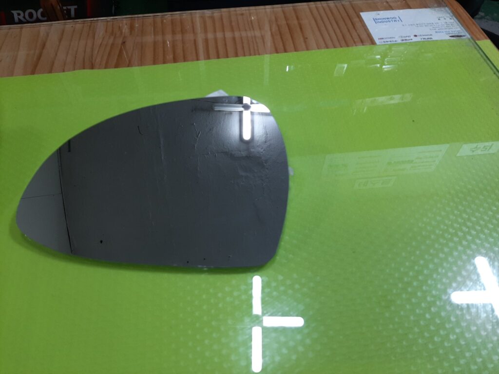 포르쉐 911 운전석 사이드미러 R1300 유리 복원 후