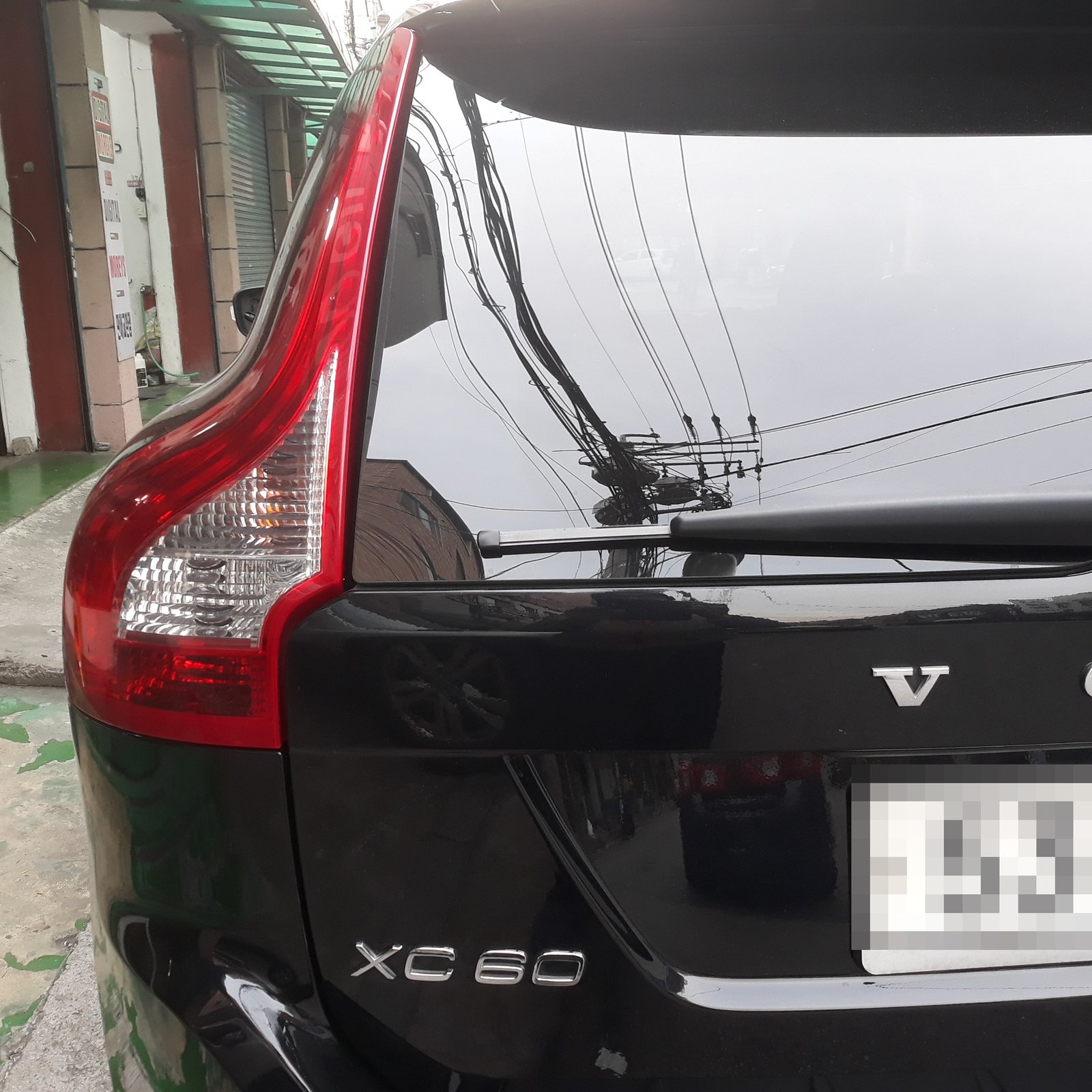 볼보 XC60 뒷면 엠블럼